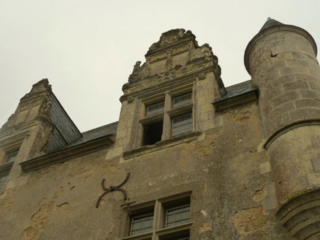 Chateau De Vermette Otel La Chapelle-Gaudin Oda fotoğraf