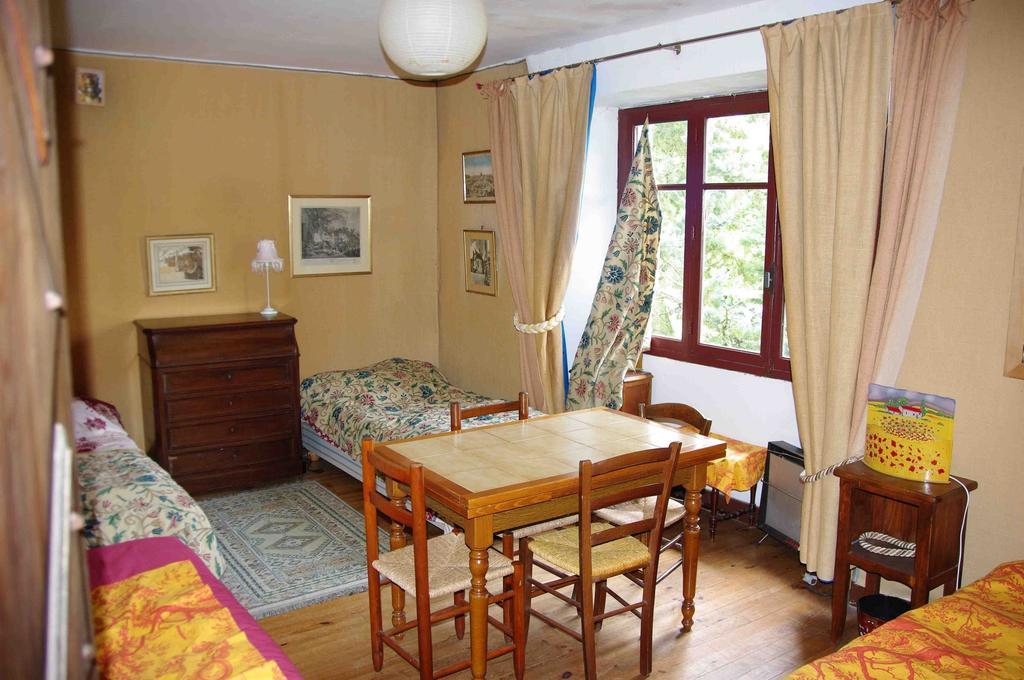 Chateau De Vermette Otel La Chapelle-Gaudin Oda fotoğraf